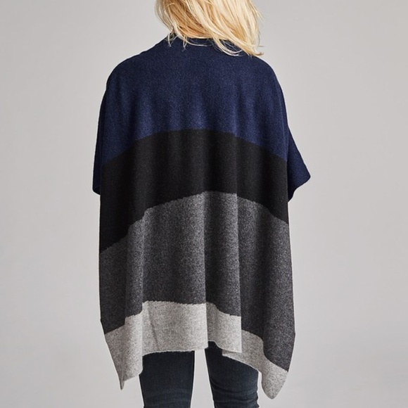 WHITE AND WARREN LANDSCAPE INTARSIA CASHMERE WRAP - Picture 3 of 3